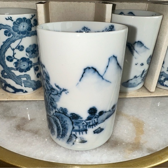 Set of 6 Blue and White Ceramic Sake Drinkware in original box(New) - Picture 4 of 9